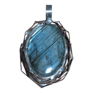 Talizman Intuicji: Zbroja z Labradorytu dla Duszy Artysty